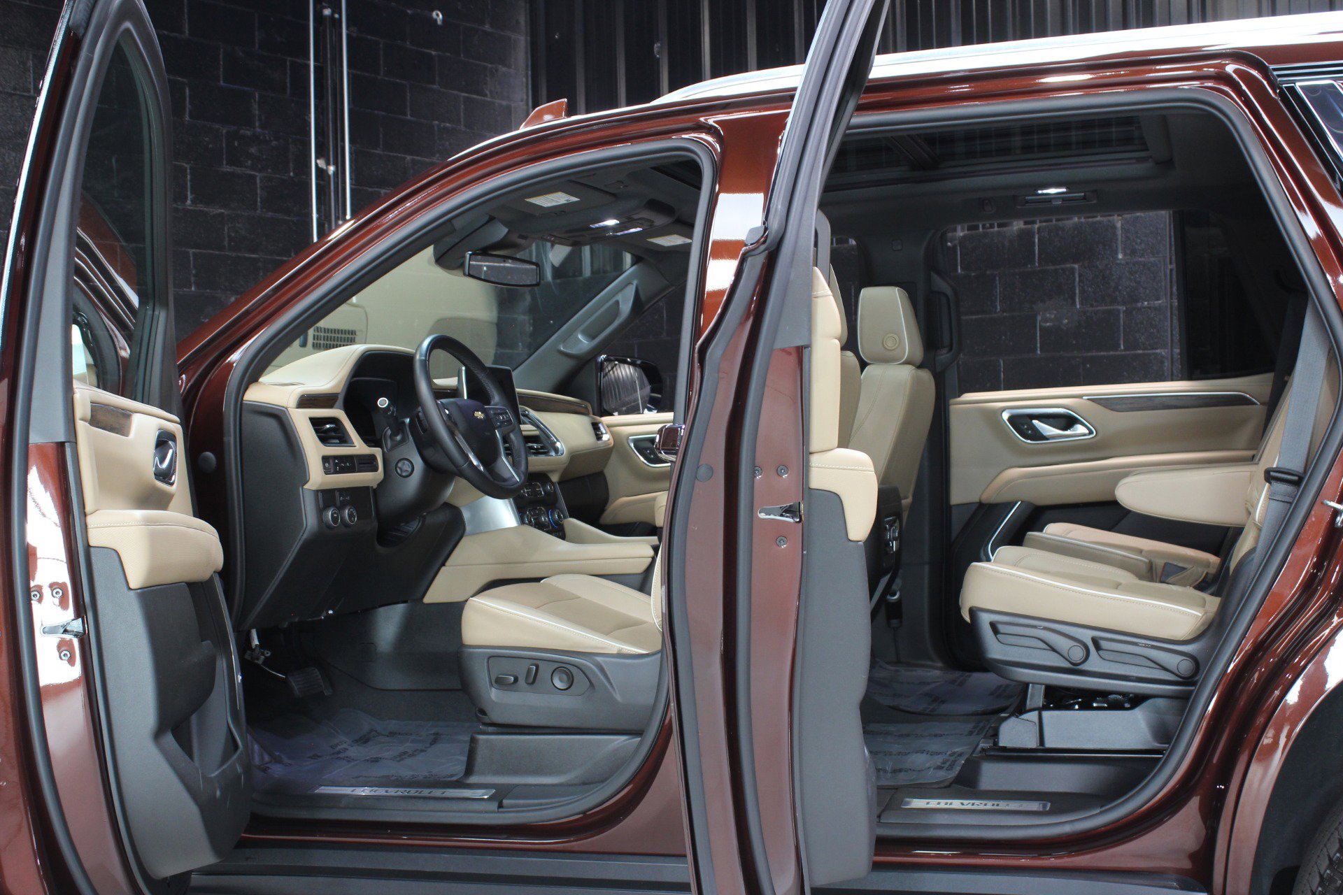 Used 2023 Chevrolet Tahoe Premier RWD image 28