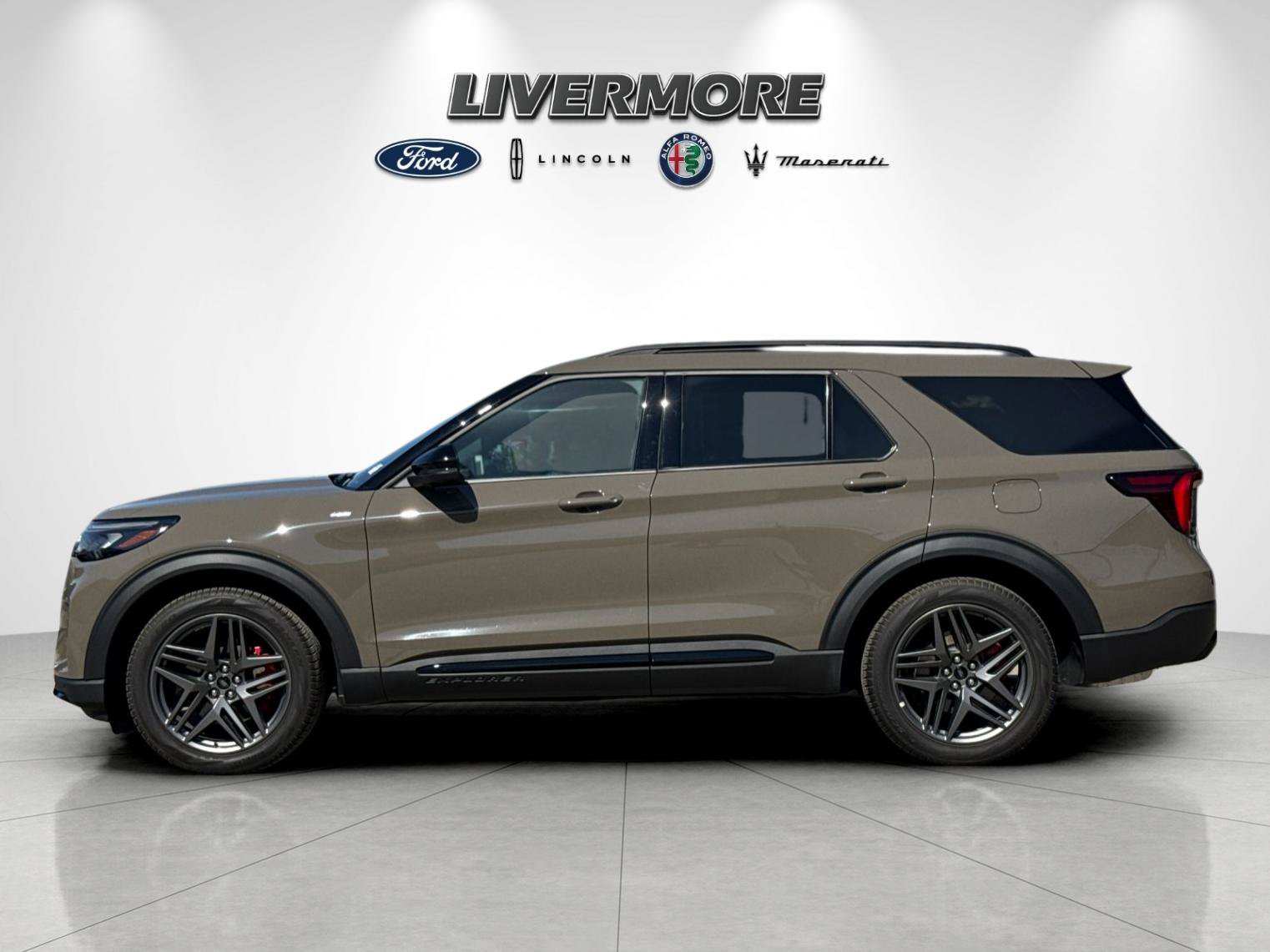 Used 2026 Ford Explorer ST-Line w/ ST-Line Street Pack RWD image 6