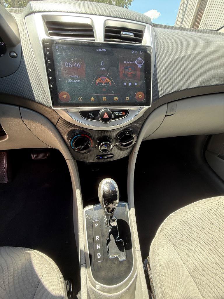 Used 2012 Hyundai Accent GLS w/ Premium Pkg 3 FWD image 13