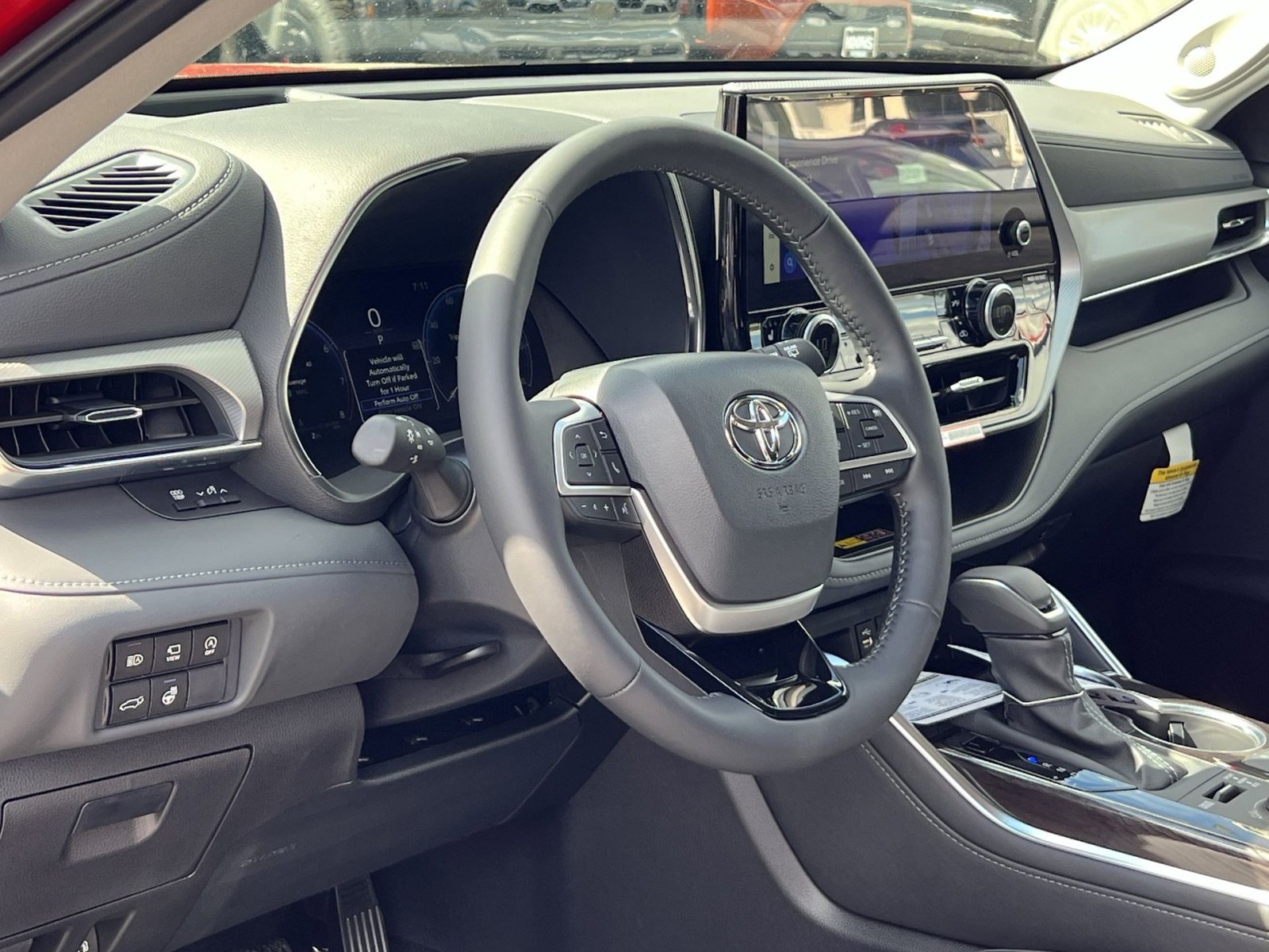 New 2025 Toyota Highlander Platinum image 11