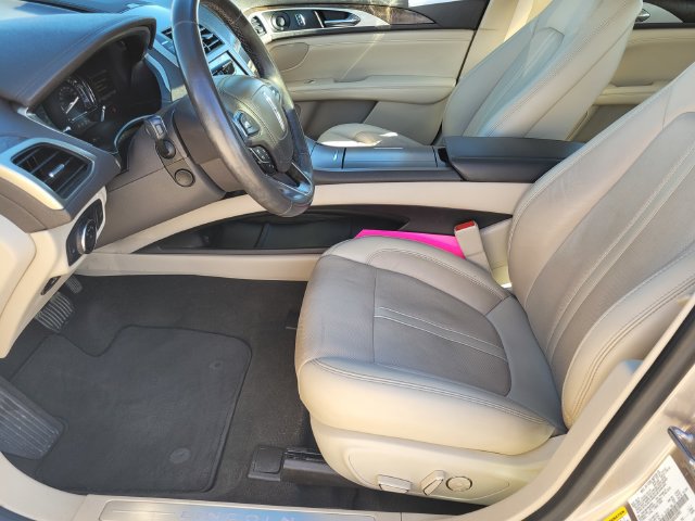 Used 2019 Lincoln MKZ Reserve FWD image 19