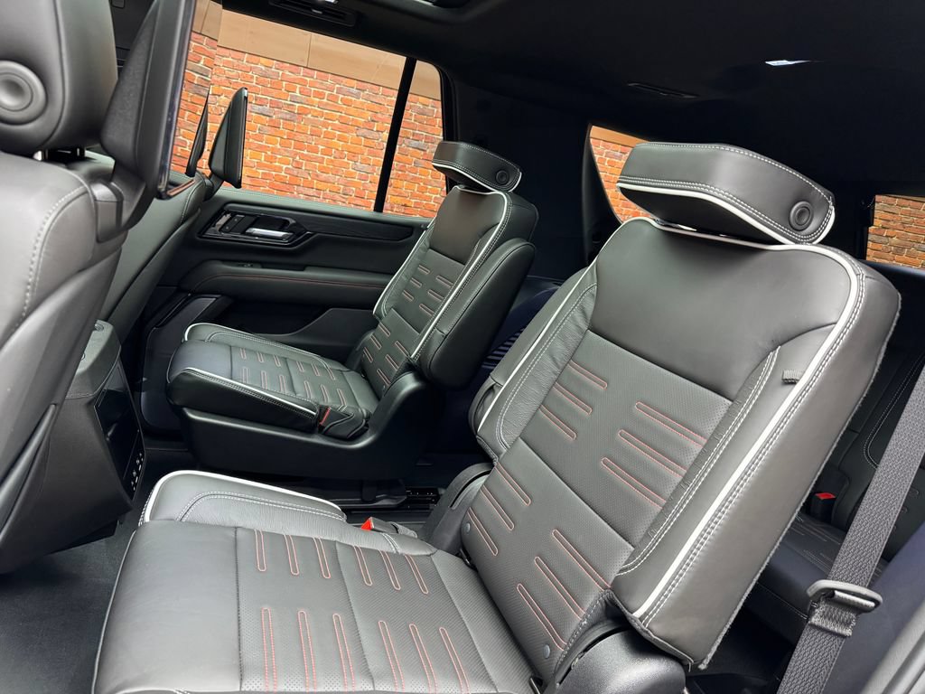 Used 2026 GMC Yukon AT4 Ultimate w/ LPO, Illumination Package AWD/4WD image 28