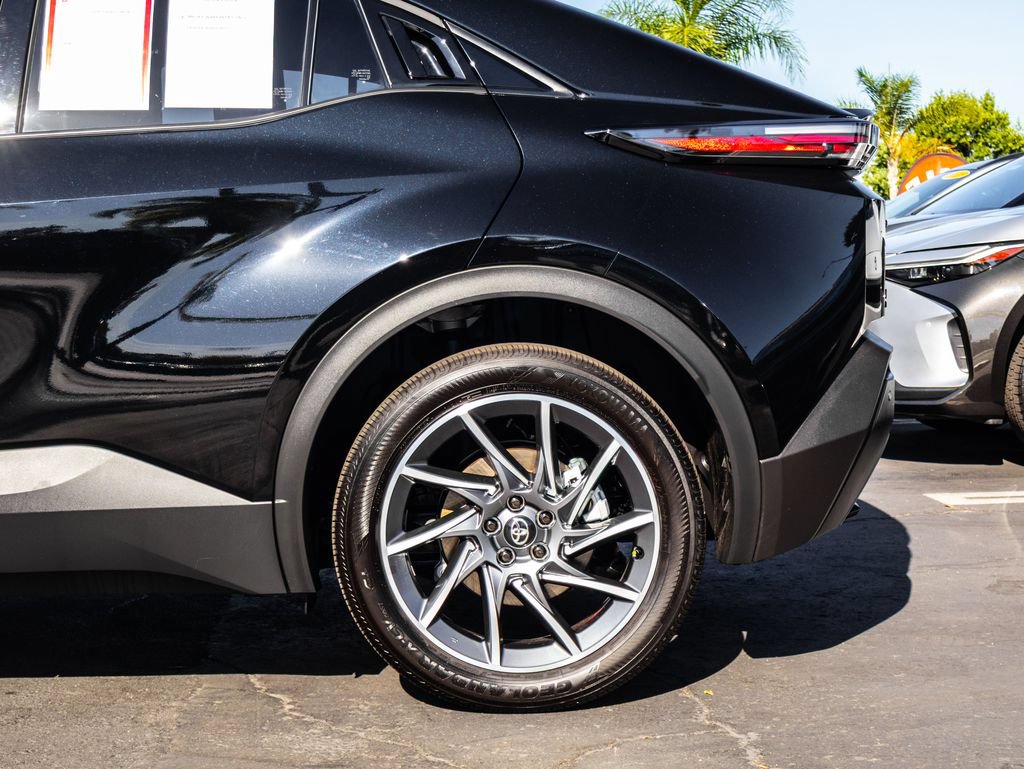 Used 2026 Toyota C-HR AWD/4WD image 6
