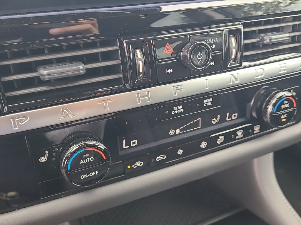 Certified 2026 Nissan Pathfinder SV FWD image 30
