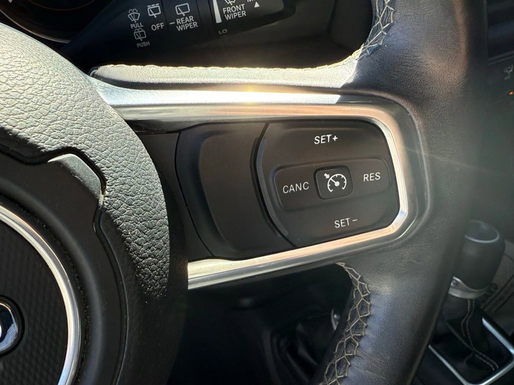 Used 2019 Jeep Wrangler Unlimited Sahara image 14