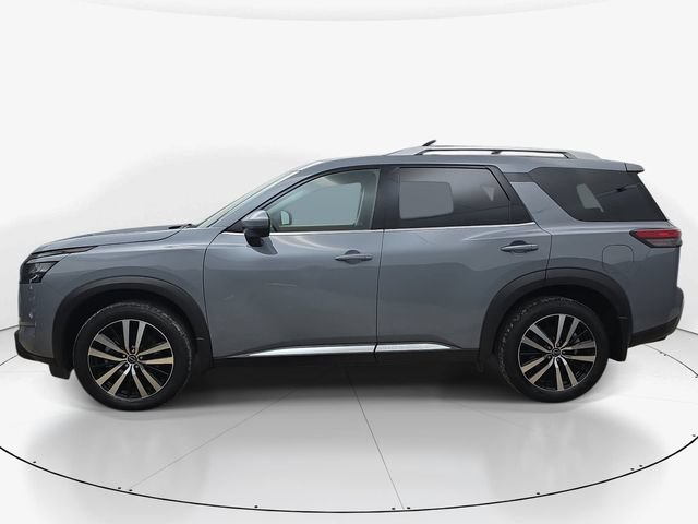 Used 2025 Nissan Pathfinder Platinum w/ Cargo Package FWD image 9