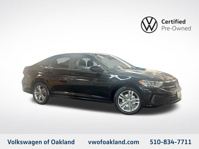 Certified 2023 Volkswagen Jetta SE FWD image 1