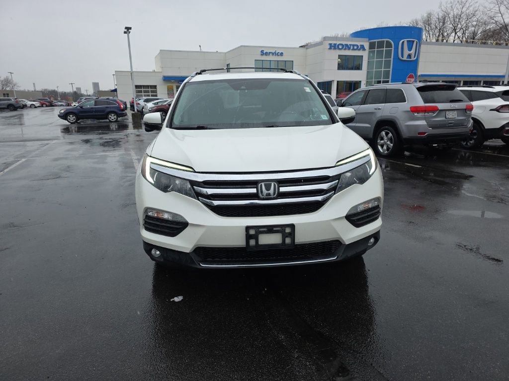 Used 2017 Honda Pilot Touring image 2