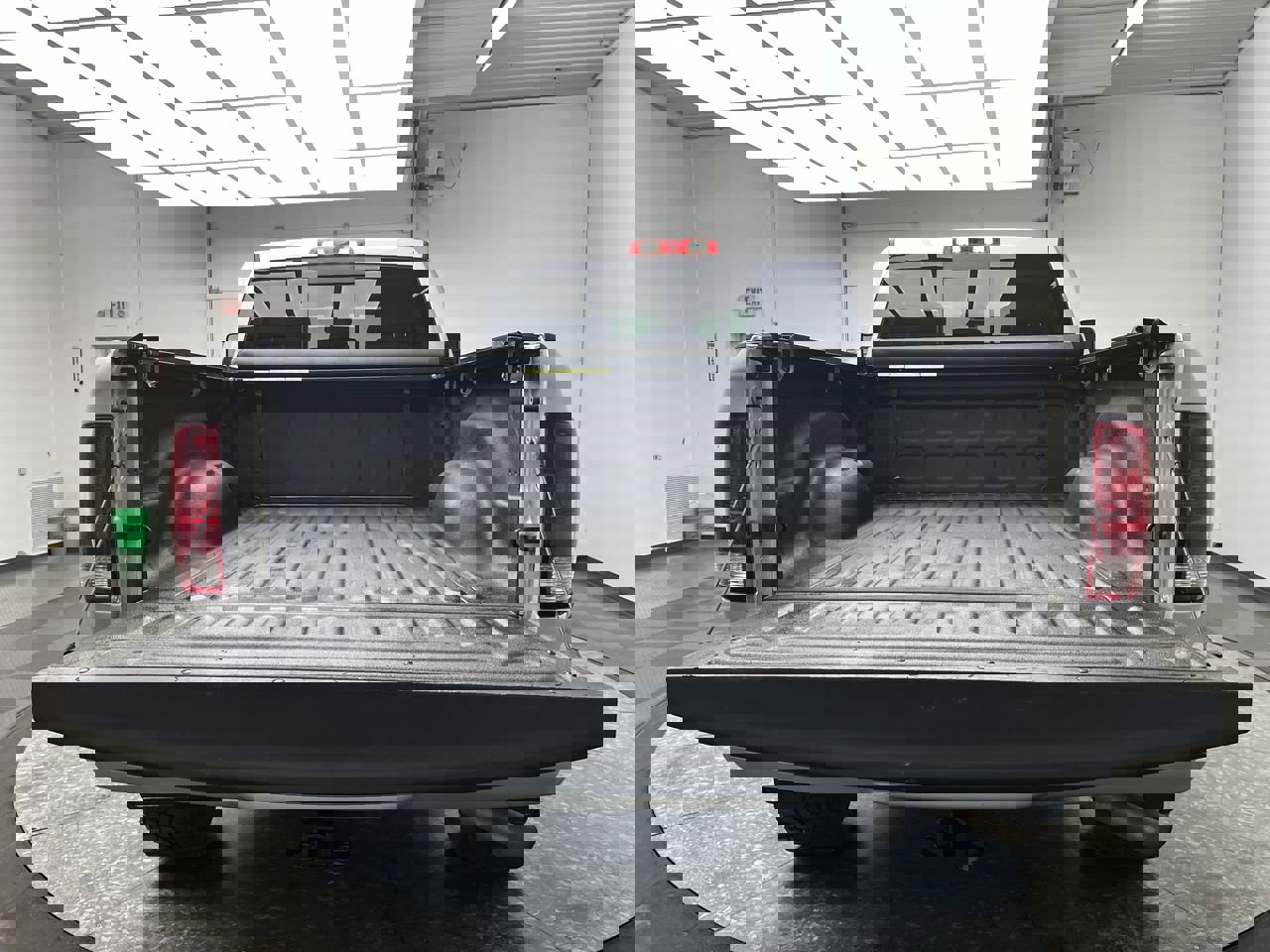 Used 2018 RAM 2500 Big Horn w/ Sport Appearance Group image 31