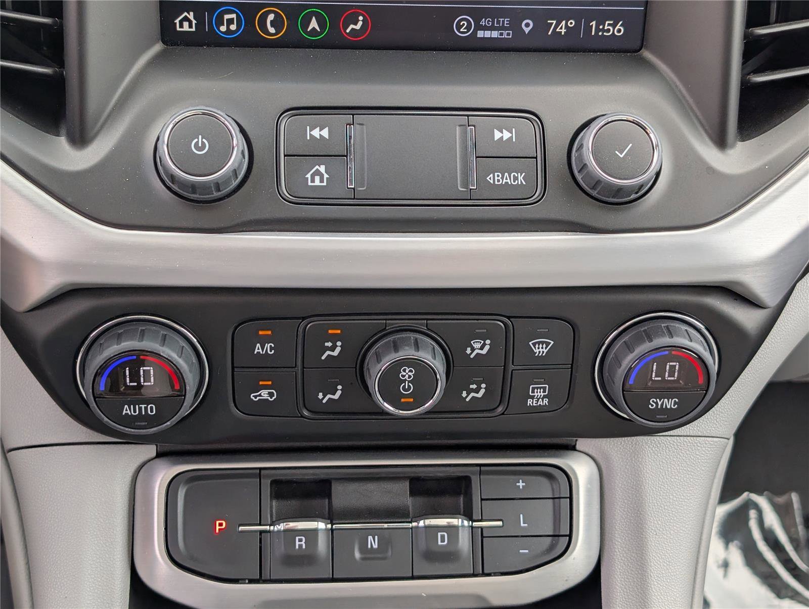 Used 2023 GMC Acadia SLT w/ Technology Package AWD/4WD image 32