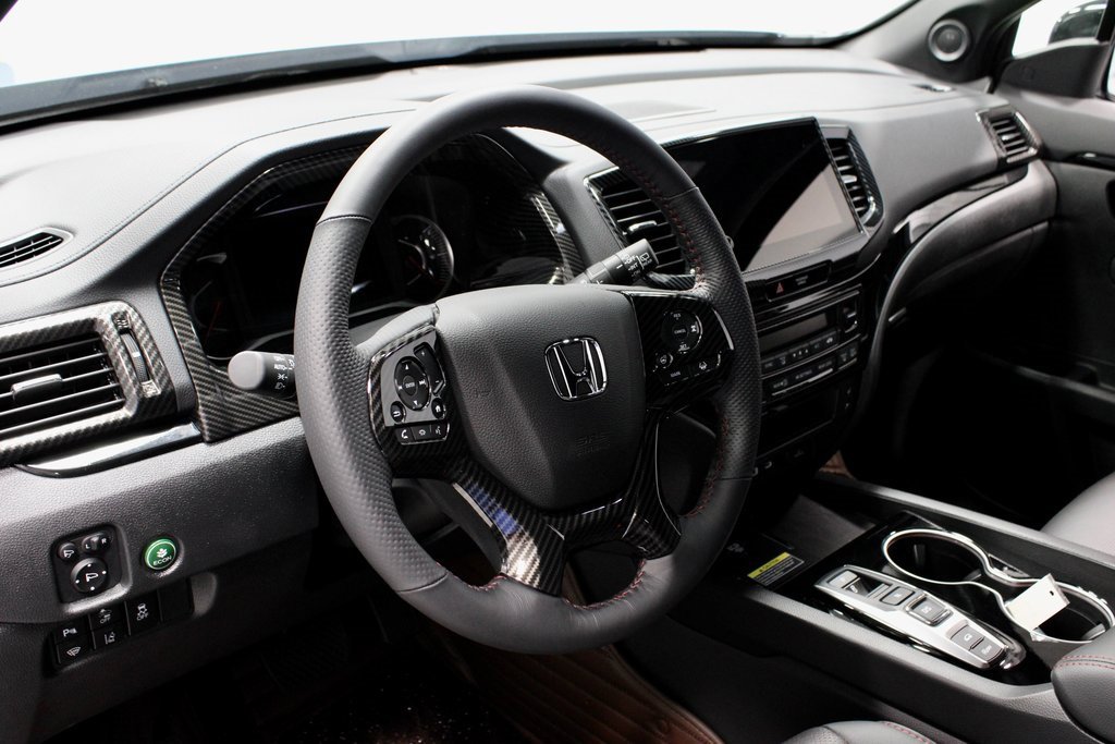 Used 2025 Honda Passport Black Edition image 27
