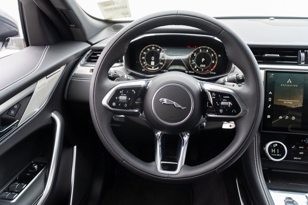 Used 2025 Jaguar F-PACE R-Dynamic S AWD/4WD image 12