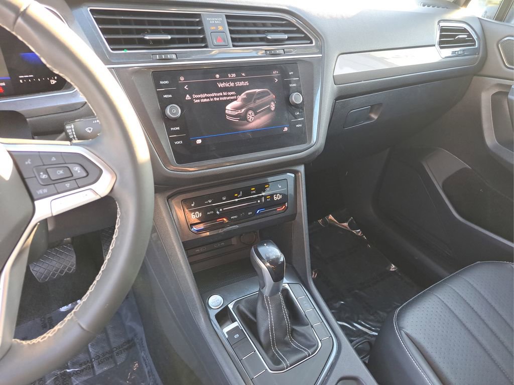 Used 2022 Volkswagen Tiguan SE image 24