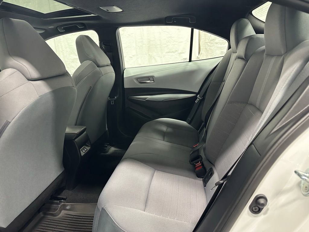 Used 2025 Toyota Corolla SE w/ SE Premium Package image 44