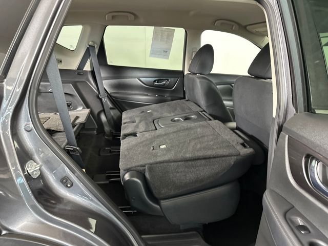 Used 2018 Nissan Rogue SV image 27