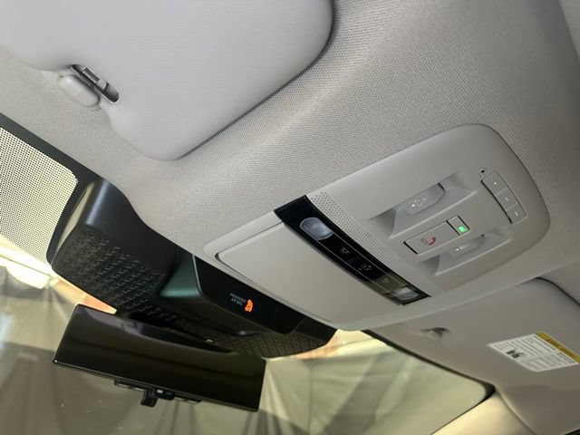 Used 2024 Nissan Ariya AWD image 32