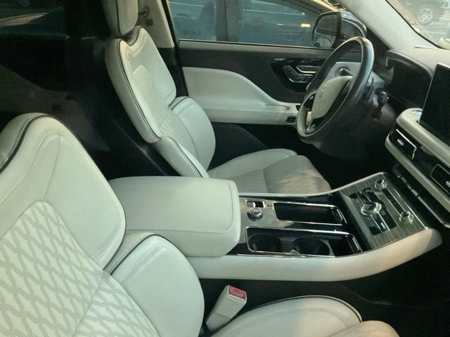 Used 2020 Lincoln Aviator Black Label w/ Class IV Trailer Tow Package AWD/4WD image 5