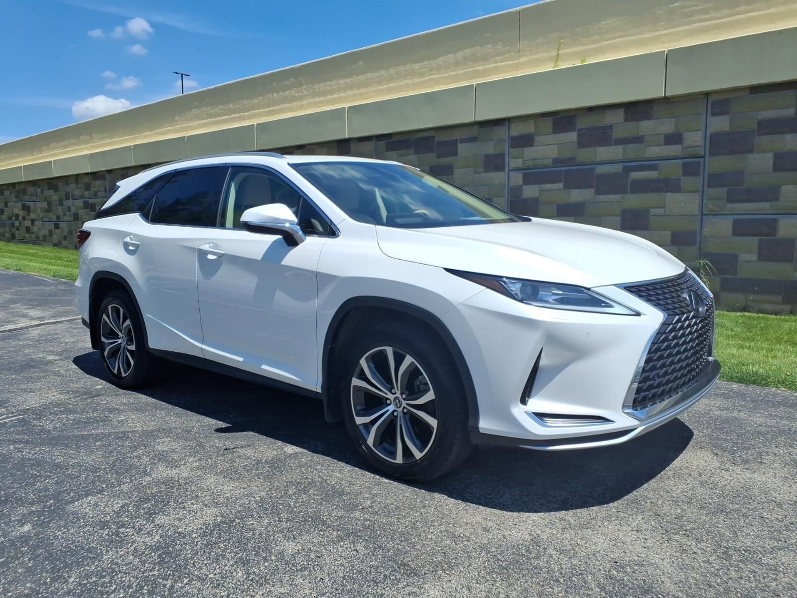 Used 2020 Lexus RX 350L Premium w/ Premium Package AWD/4WD image 1