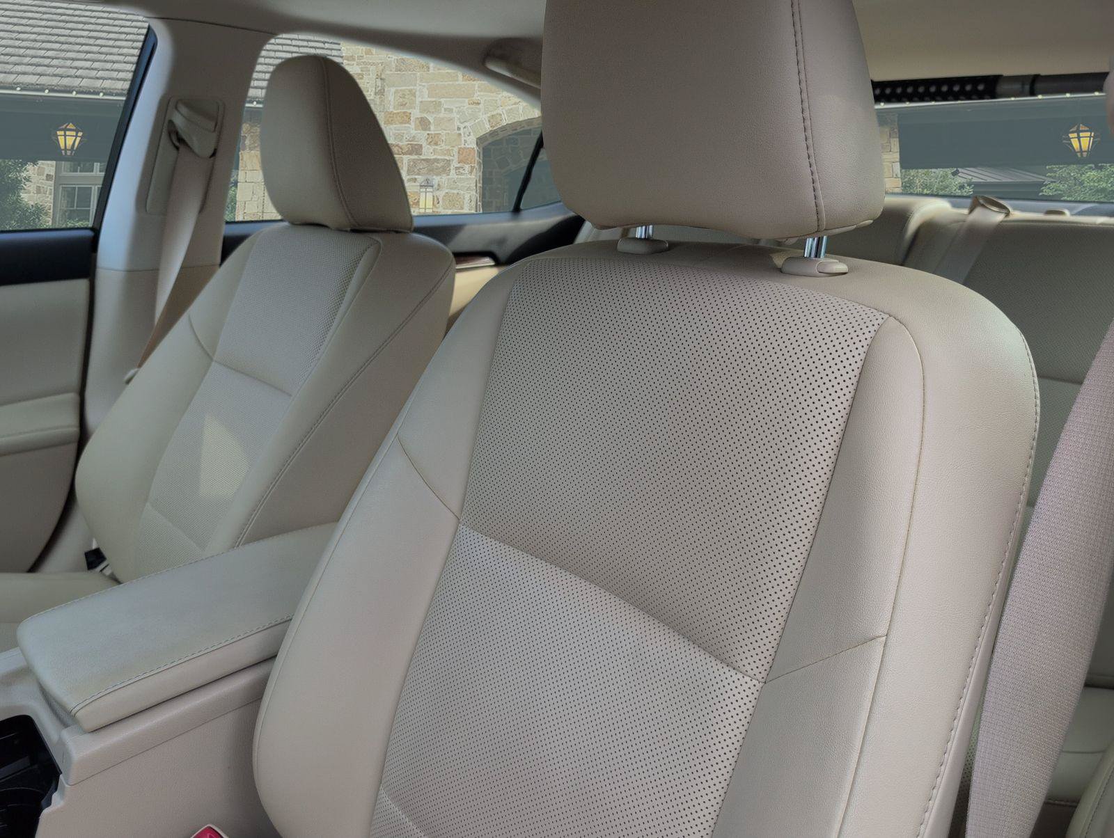 Used 2014 Lexus ES 350 w/ Premium Package FWD image 5