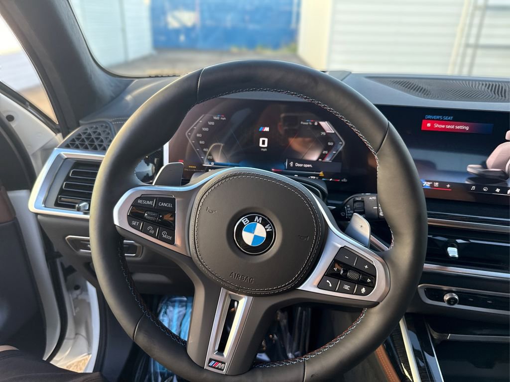 New 2026 BMW X7 M60i image 23
