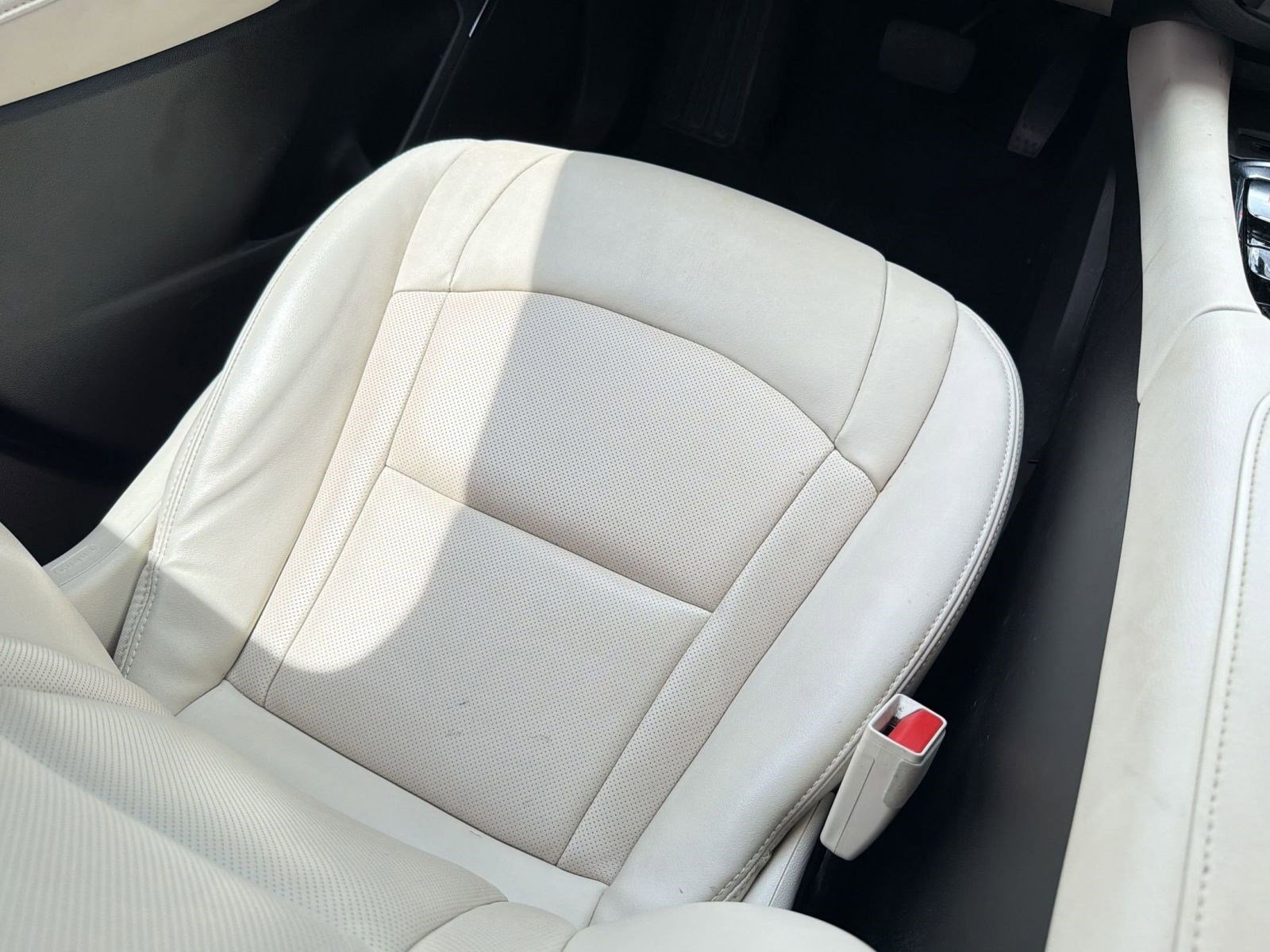 Used 2023 Buick Enclave Essence AWD/4WD image 28