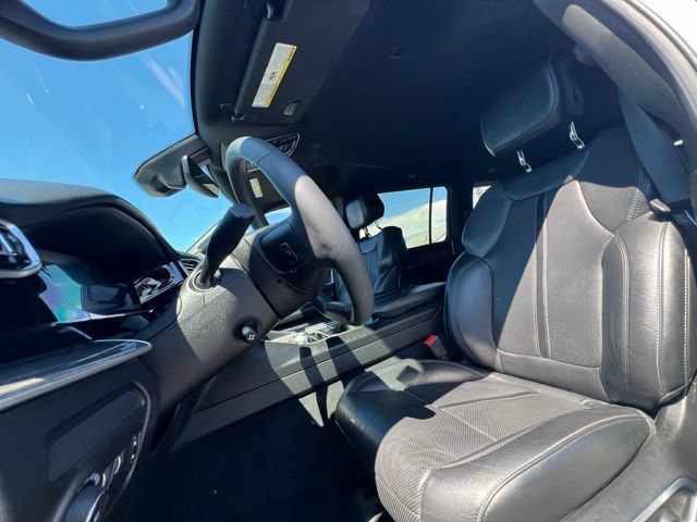 Used 2022 Jeep Wagoneer Series II AWD/4WD image 16