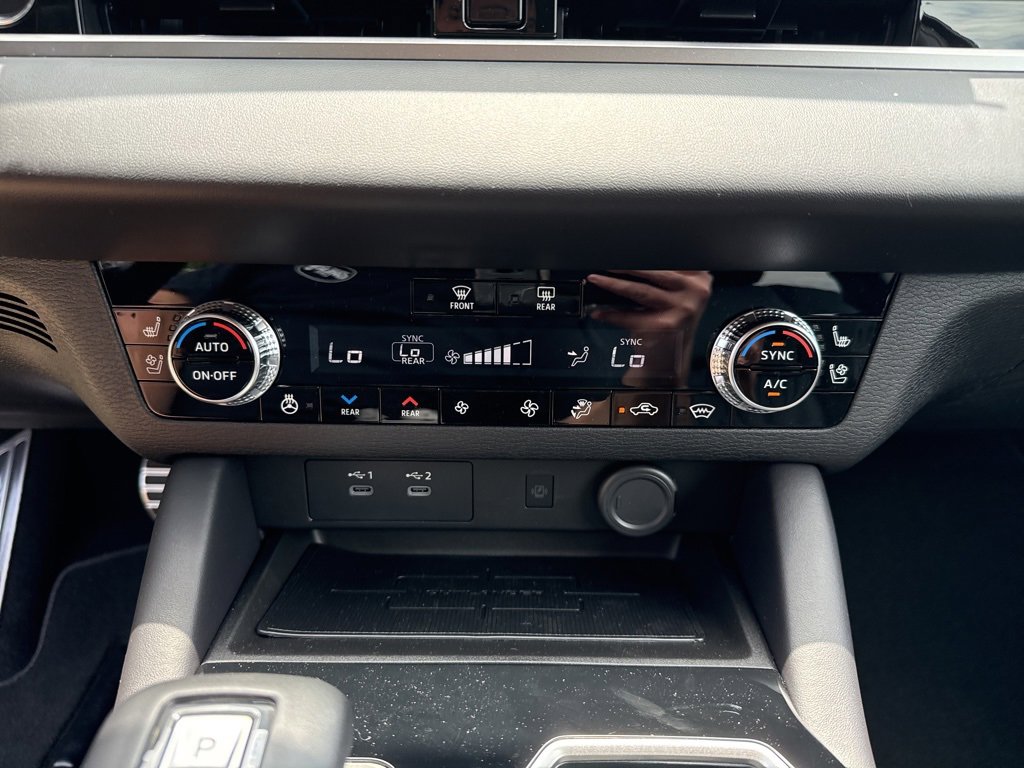 New 2025 Mitsubishi Outlander SEL image 28