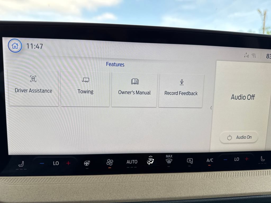 New 2025 Ford Maverick Lariat w/ 4K Tow Package image 30