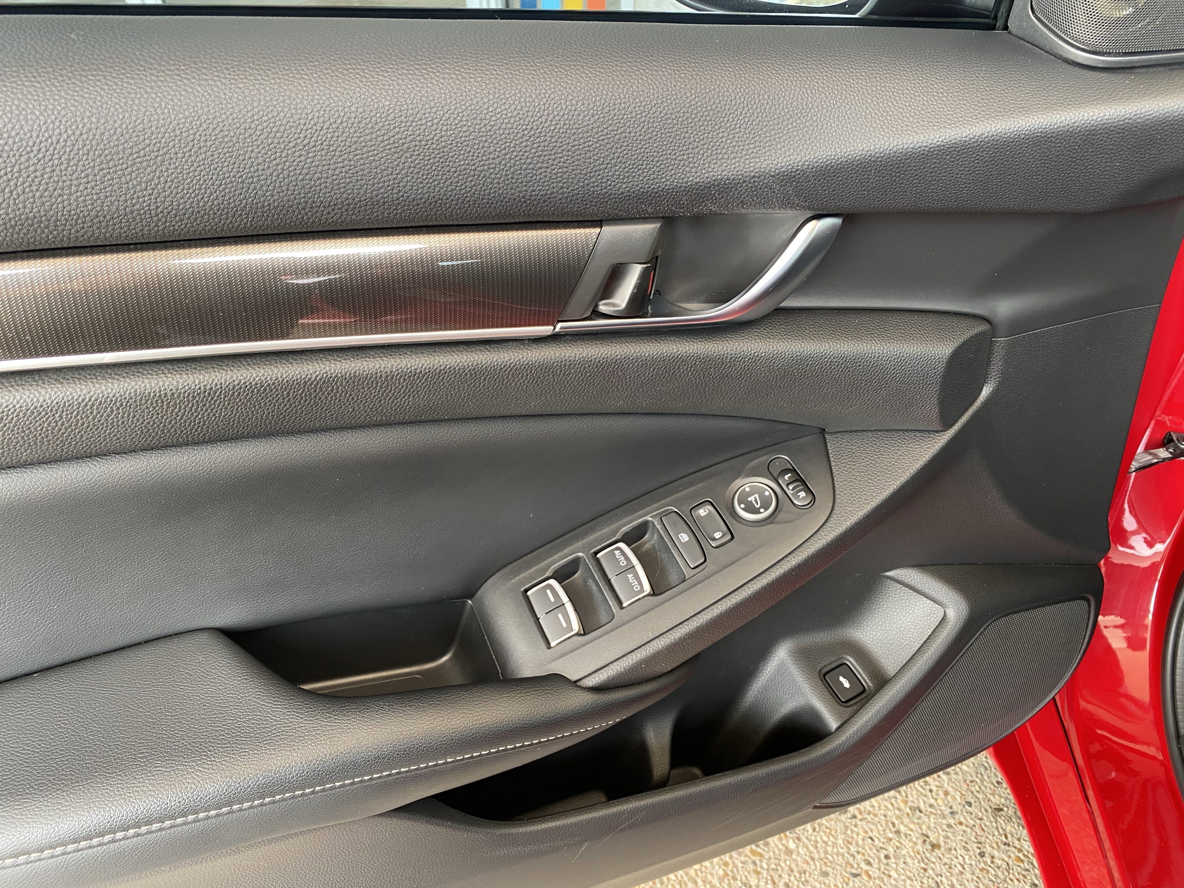 Used 2018 Honda Accord Sport image 11