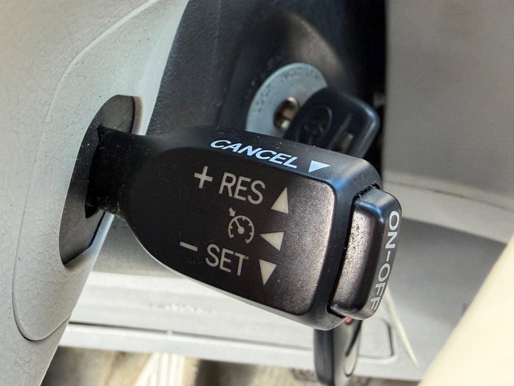 Used 2014 Toyota Sienna L image 30