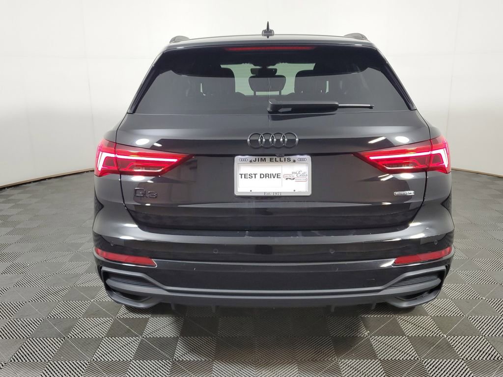 Used 2024 Audi Q3 2.0T Premium w/ Convenience Package AWD/4WD image 5