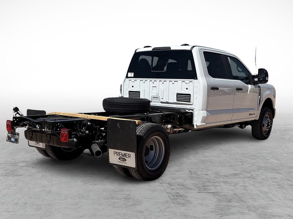 New 2026 Ford F350 4x4 Crew Cab DRW Super Duty image 11