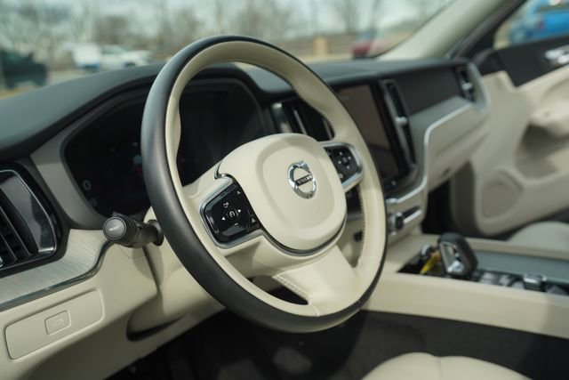 Used 2024 Volvo XC60 B5 Plus w/ Protection Package Premier image 28