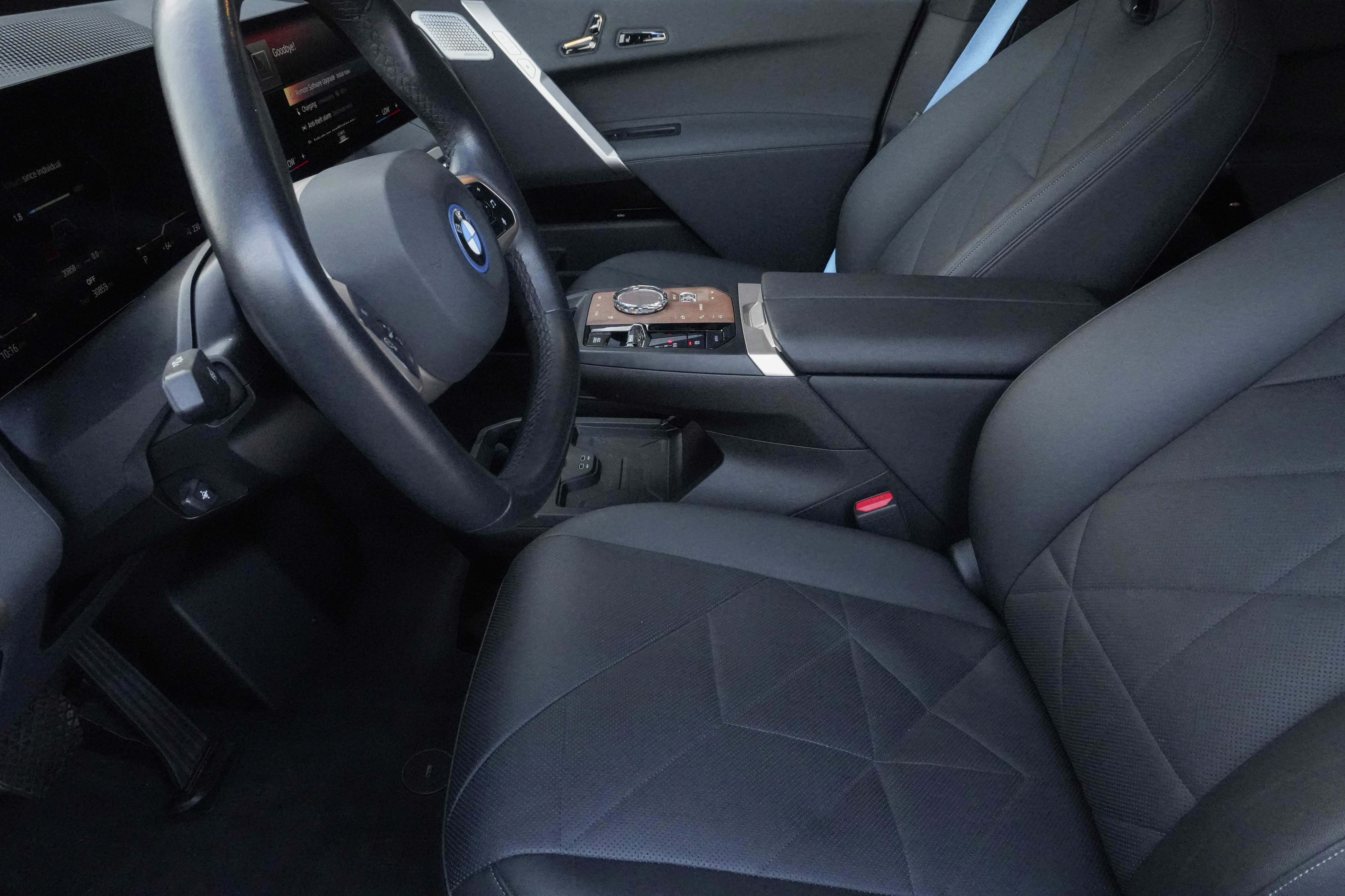 Certified 2023 BMW iX M60 w/ Executive Package AWD/4WD image 12