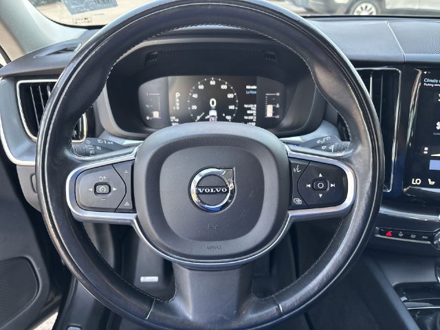Used 2019 Volvo XC60 T5 Momentum w/ Premium Package AWD/4WD image 22