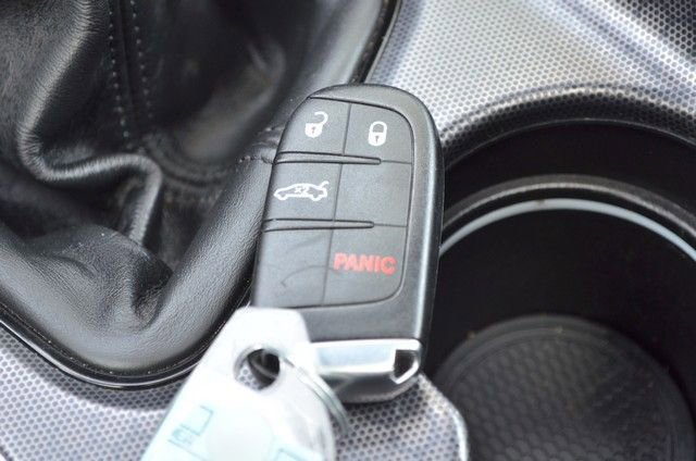 Used 2015 Dodge Challenger SRT image 26