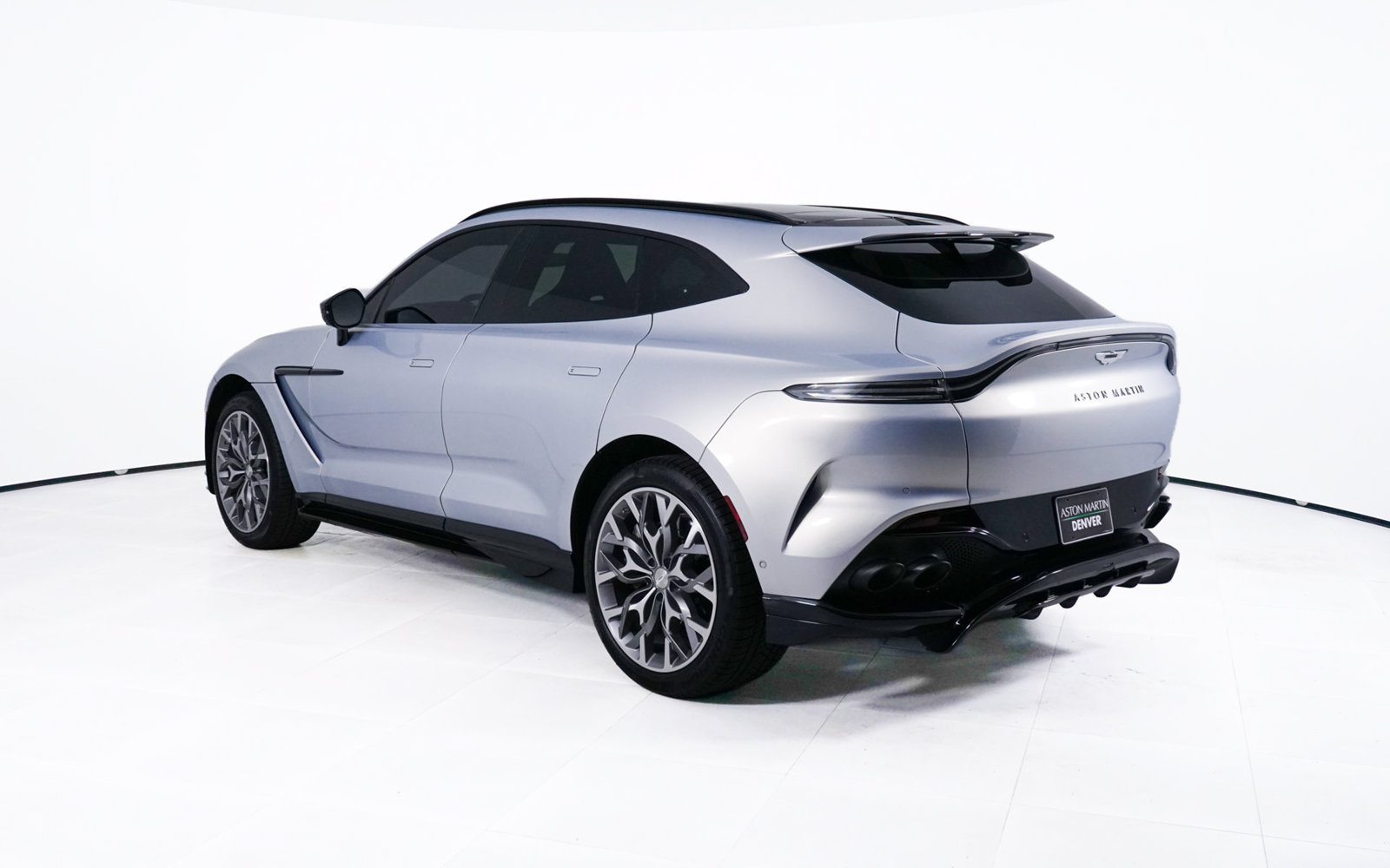 Used 2023 Aston Martin DBX 707 AWD/4WD image 3