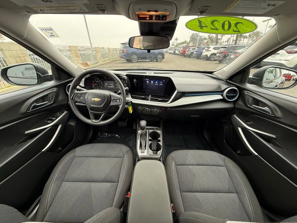 Used 2024 Chevrolet Trax LS image 13