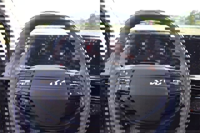 New 2025 Kia EV6 Light w/ Light LR Technology Package image 26