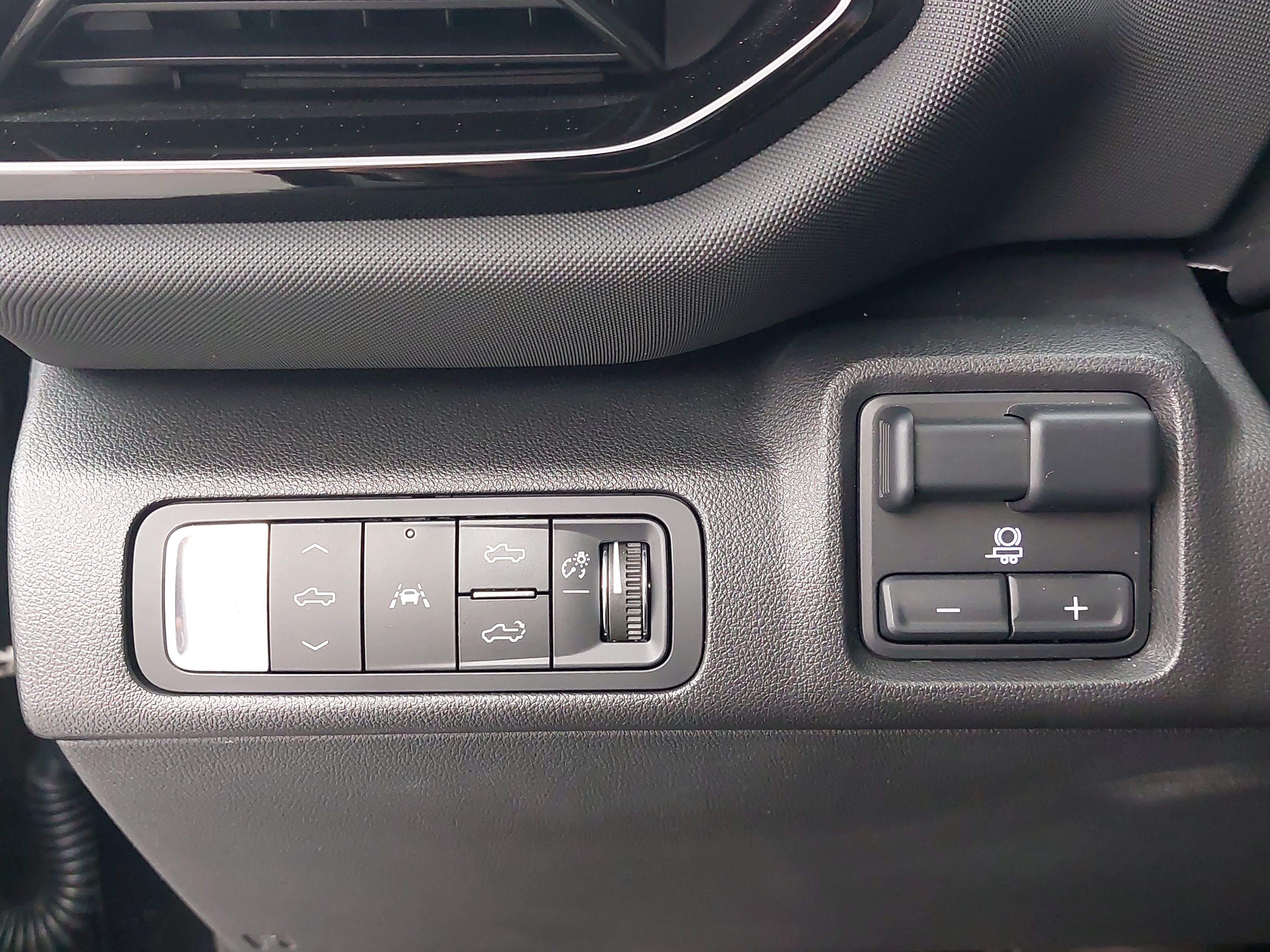 Used 2024 Chevrolet Silverado EV RST AWD/4WD image 27