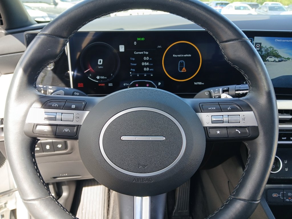 Used 2025 Hyundai Santa Cruz Limited AWD/4WD image 12
