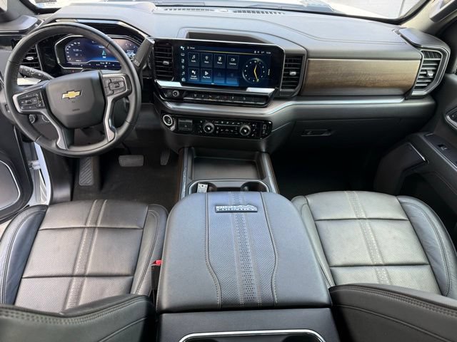 Used 2025 Chevrolet Silverado 2500 High Country w/ Technology Package AWD/4WD image 18