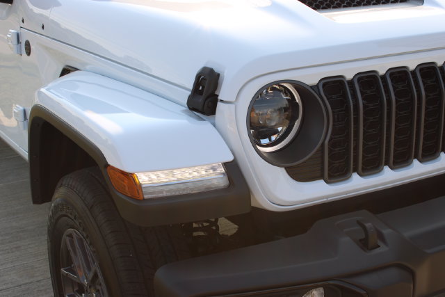 New 2026 Jeep Gladiator Sport AWD/4WD image 5