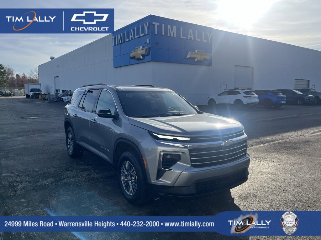 New 2025 Chevrolet Traverse LT w/ LPO, Floor Liner Package image 1