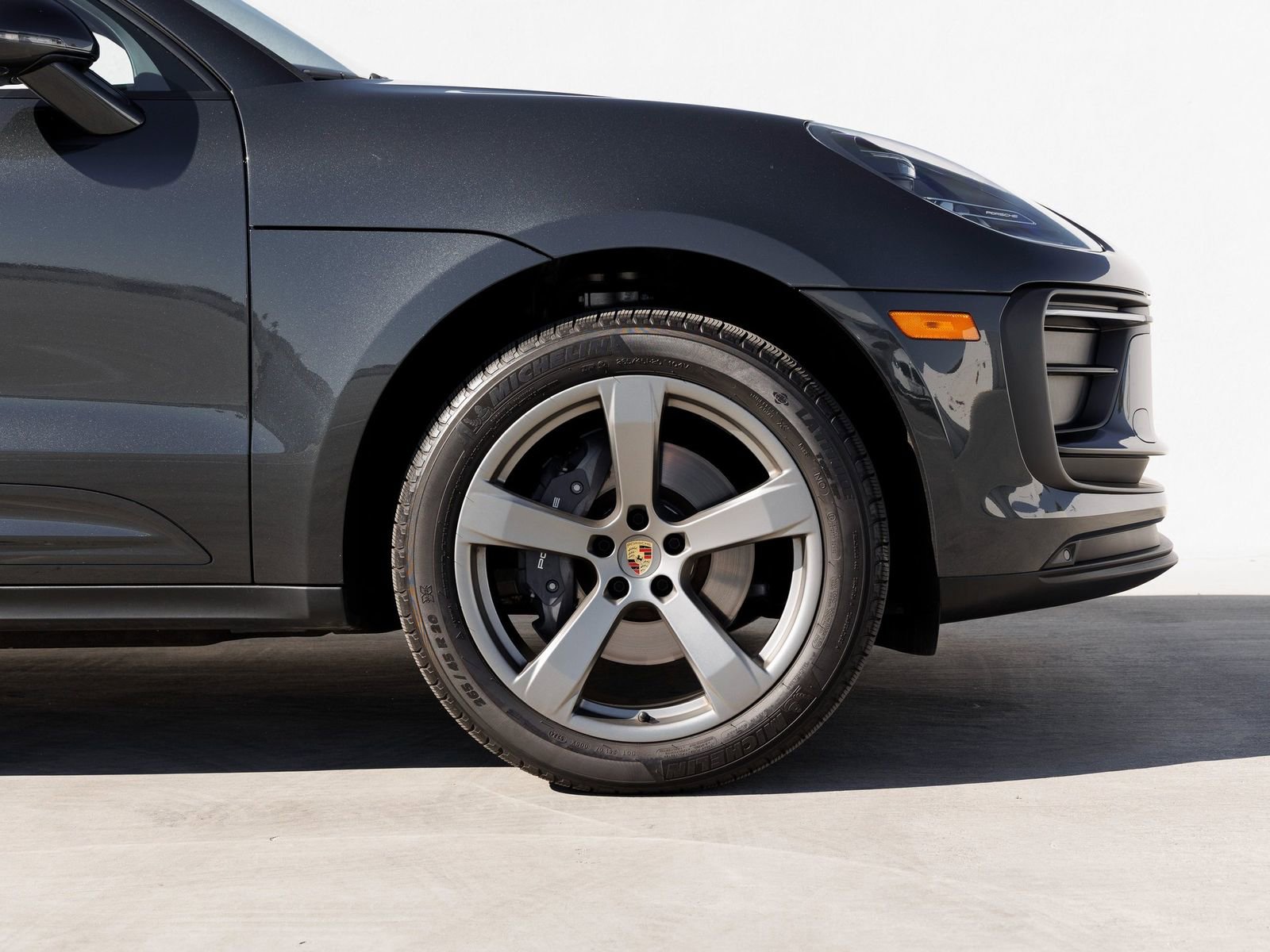 Used 2025 Porsche Macan AWD/4WD image 11