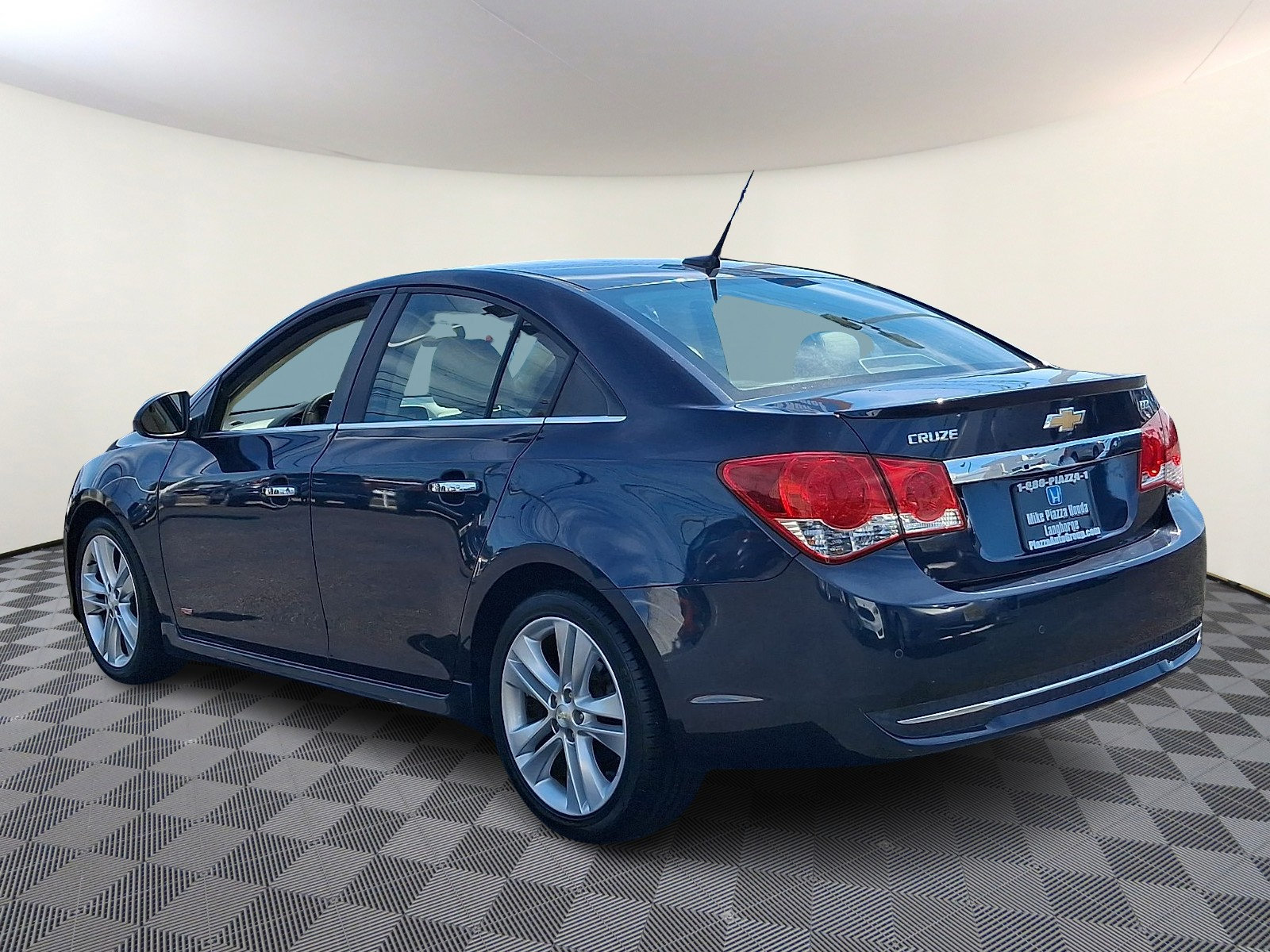 Used 2014 Chevrolet Cruze LTZ w/ Sun, Sound and Sport Package FWD image 5