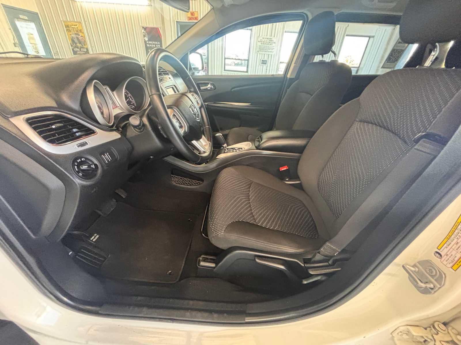 Used 2019 Dodge Journey SE w/ Connectivity Group FWD image 11
