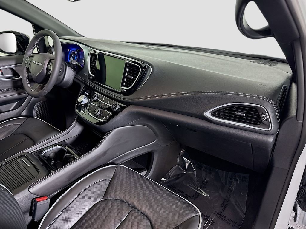 Used 2026 Chrysler Pacifica Limited w/ S Appearance Package image 31