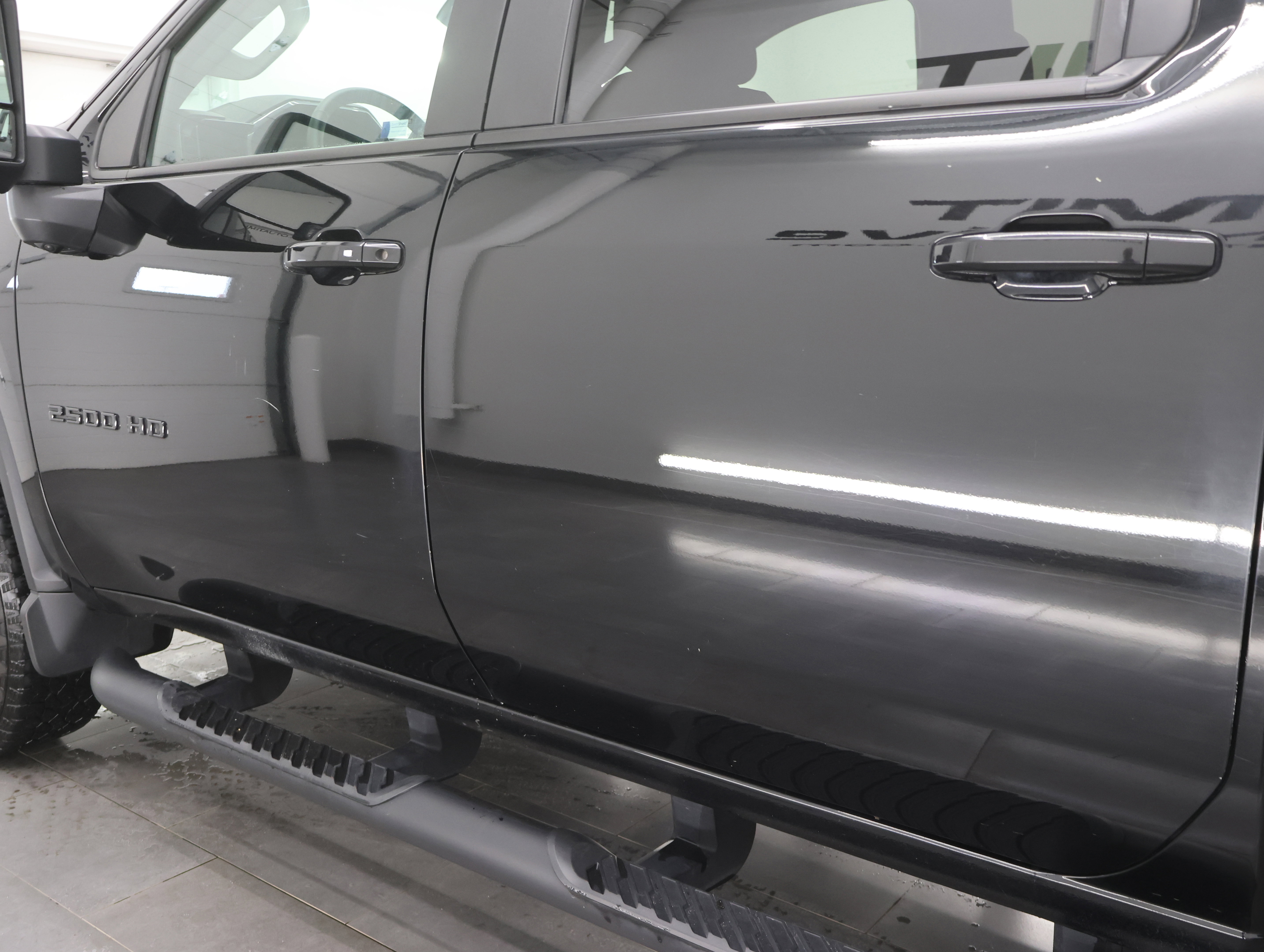 Used 2024 Chevrolet Silverado 2500 LT w/ Midnight Edition image 38