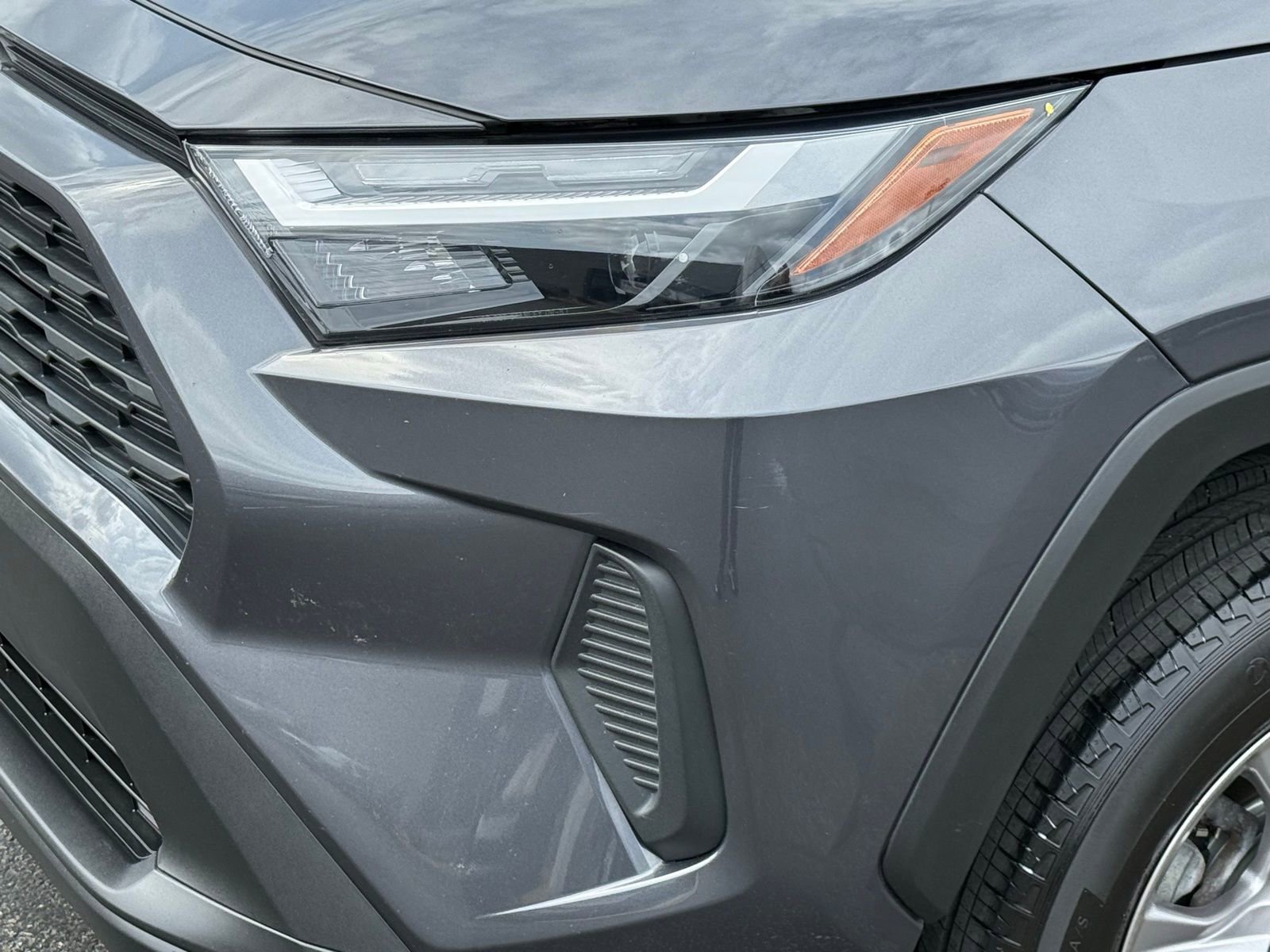 Used 2022 Toyota RAV4 XLE AWD/4WD image 9